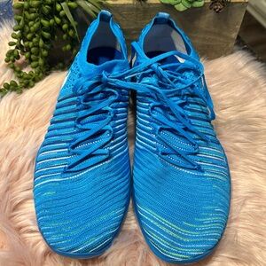 Women’s Tennis Shoes